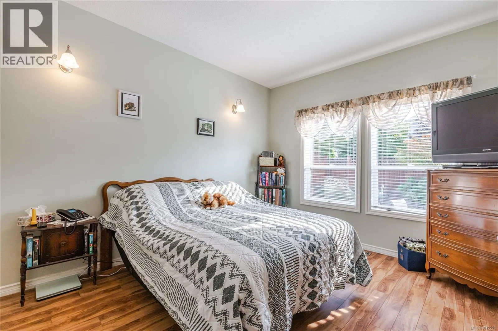 3866 Mimosa Dr