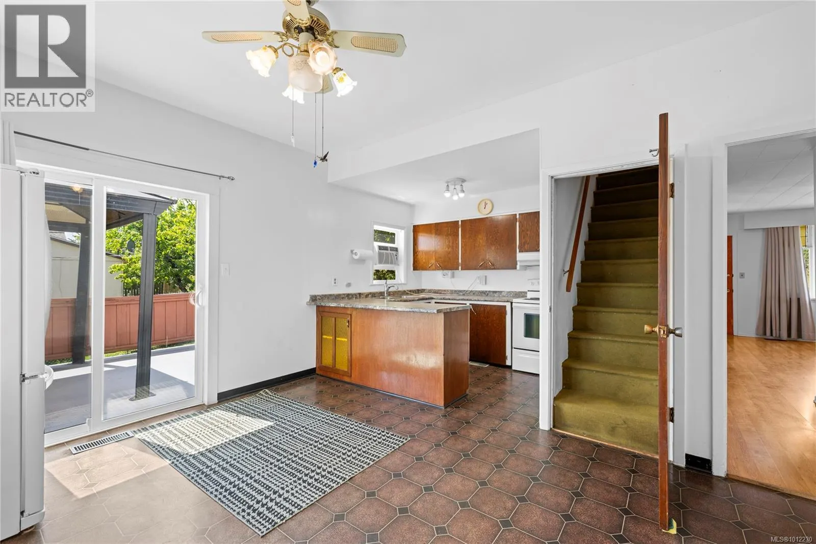 19 View St