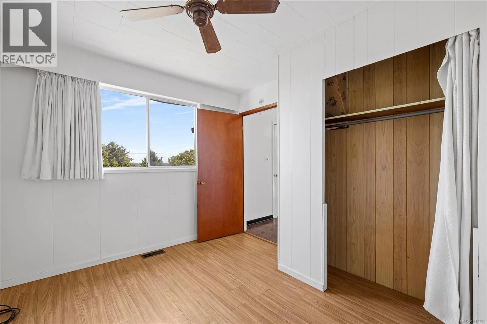 19 View St