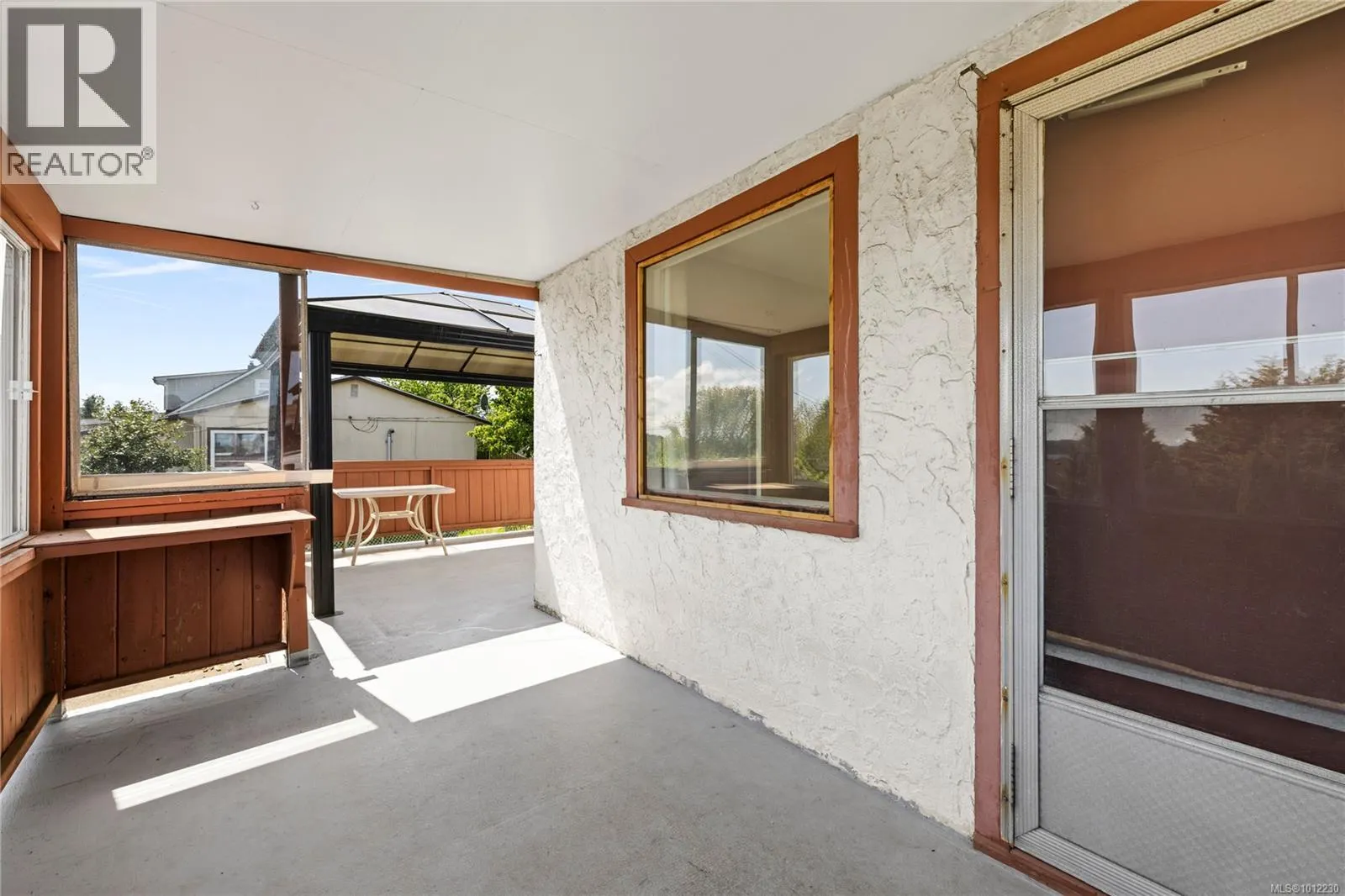 19 View St