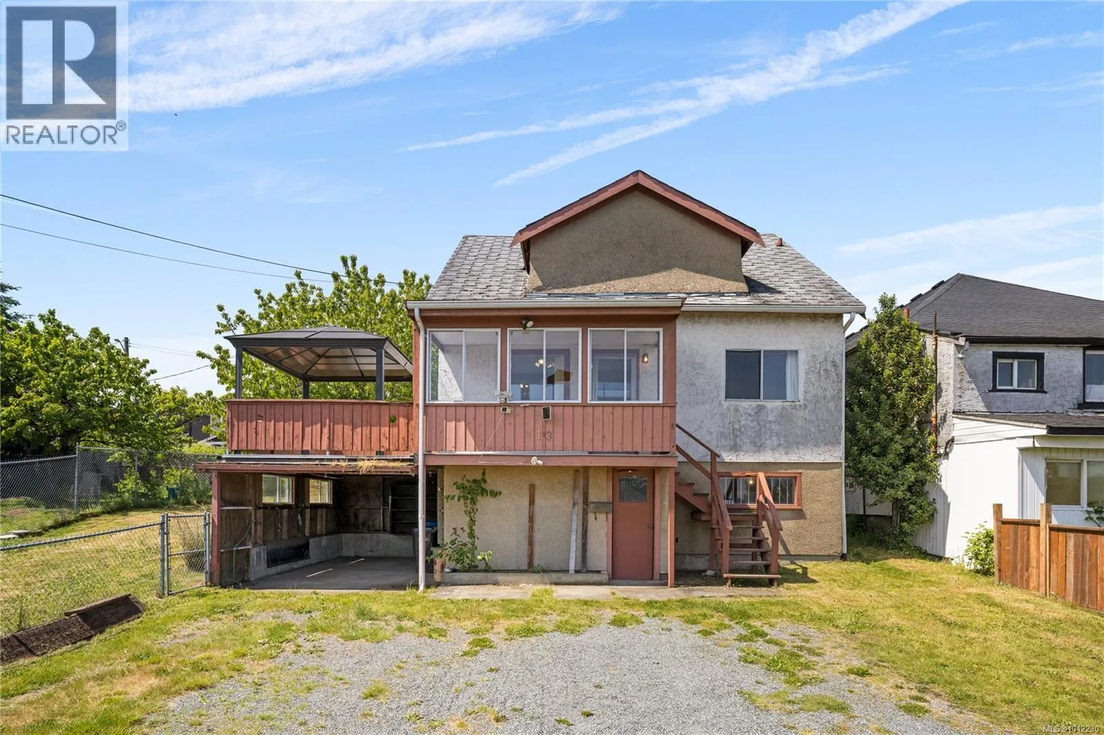 19 View St