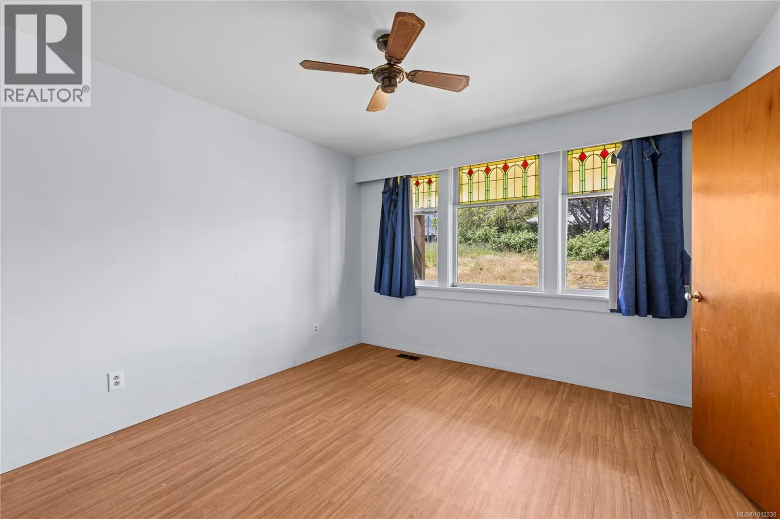 19 View St