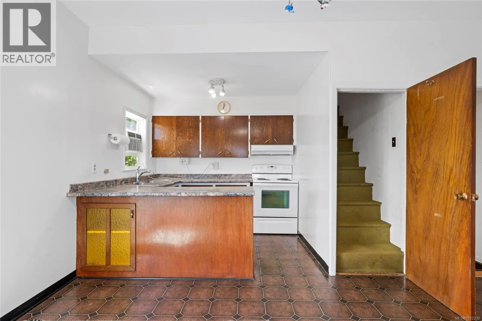 19 View St