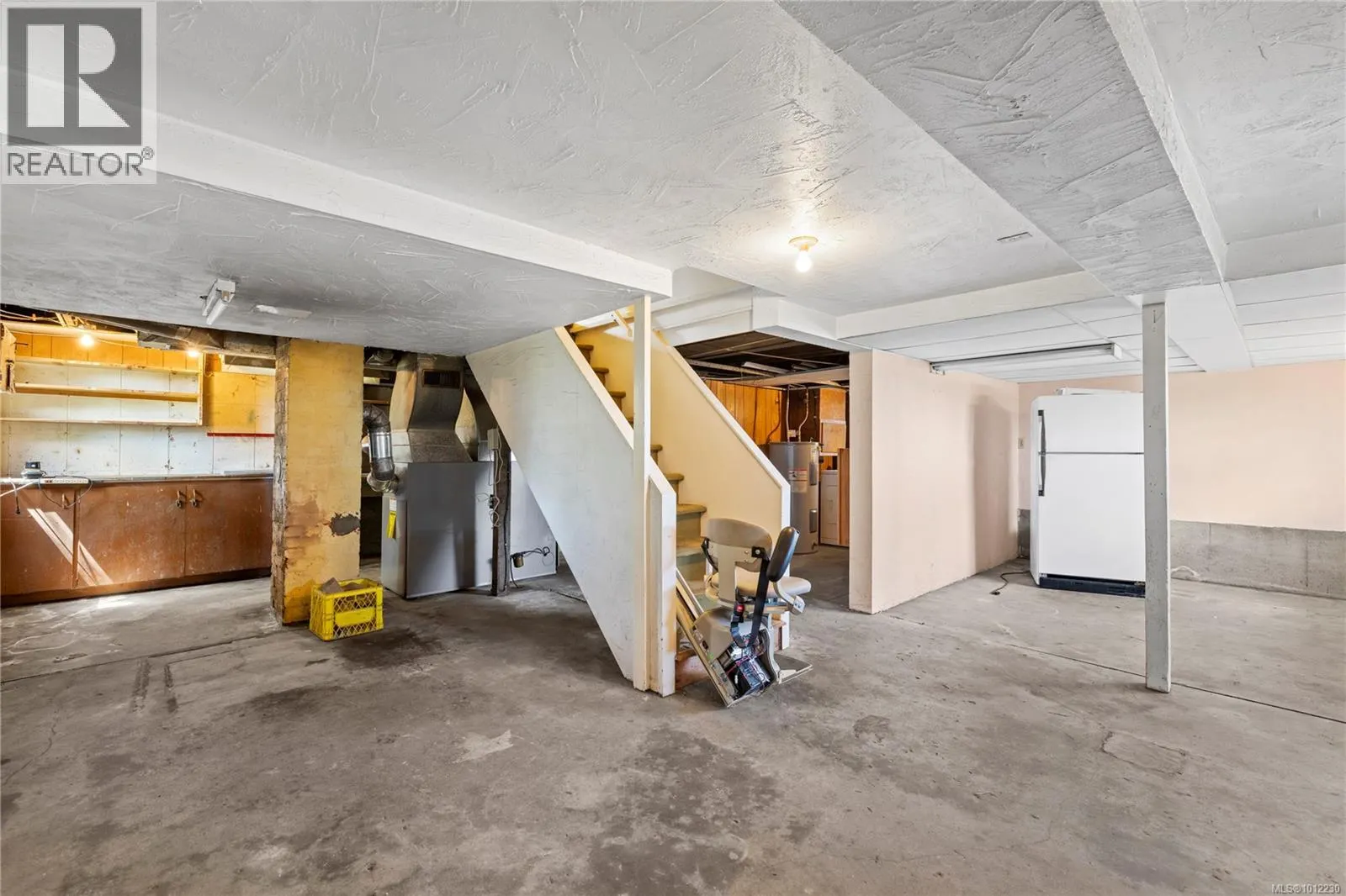 19 View St