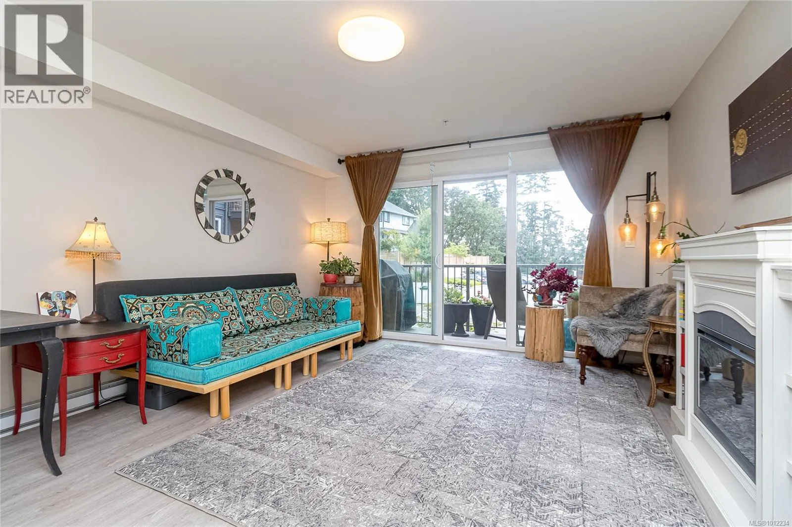 210 110 Presley Pl