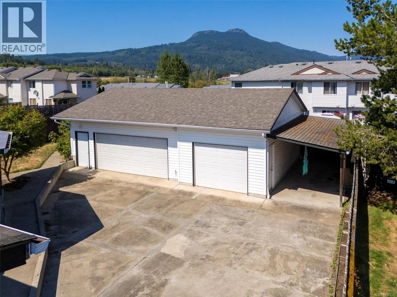 3381 Auchinachie Rd