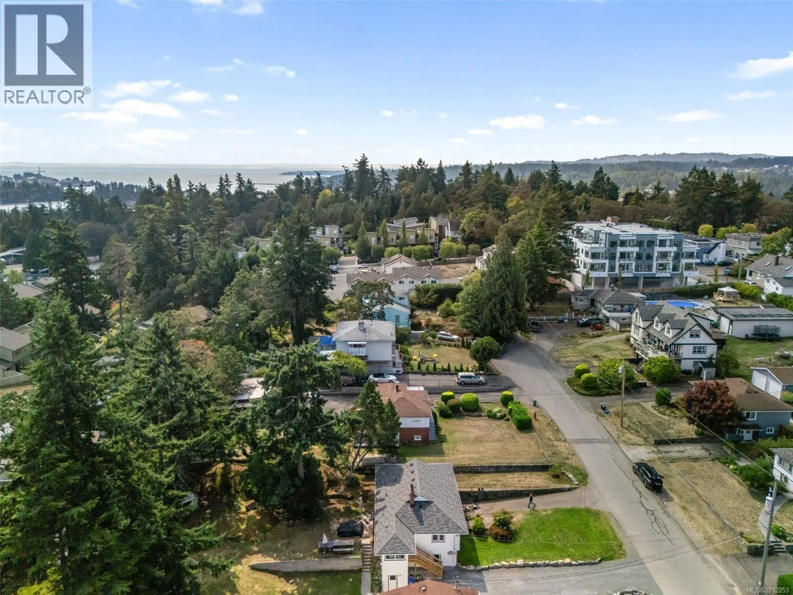 215 Suzanne Pl