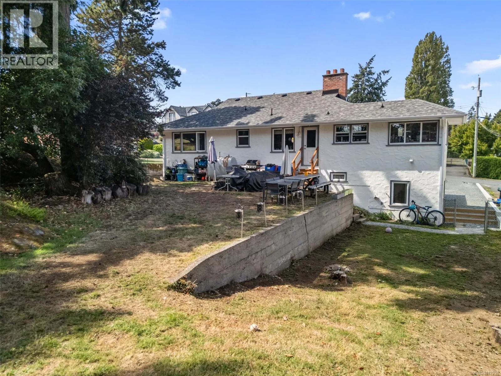 215 Suzanne Pl