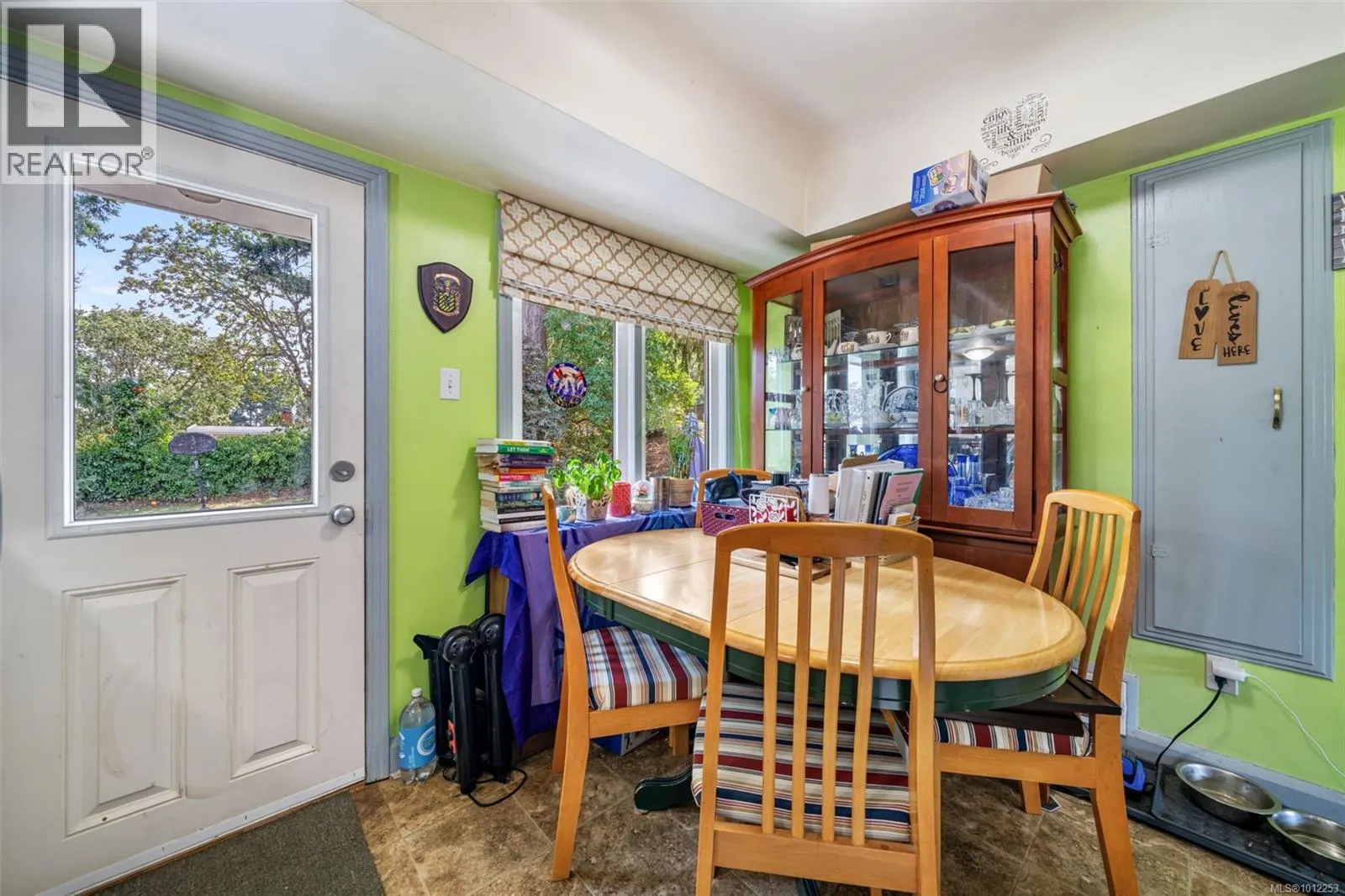 215 Suzanne Pl