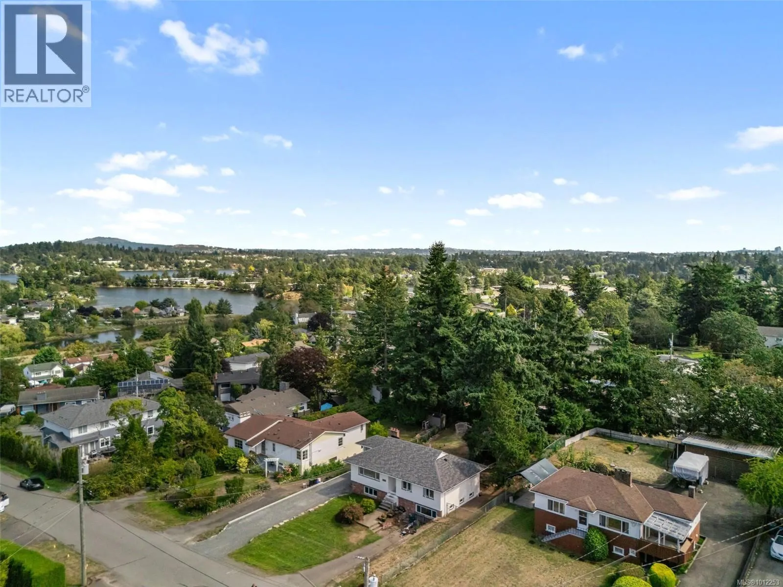215 Suzanne Pl