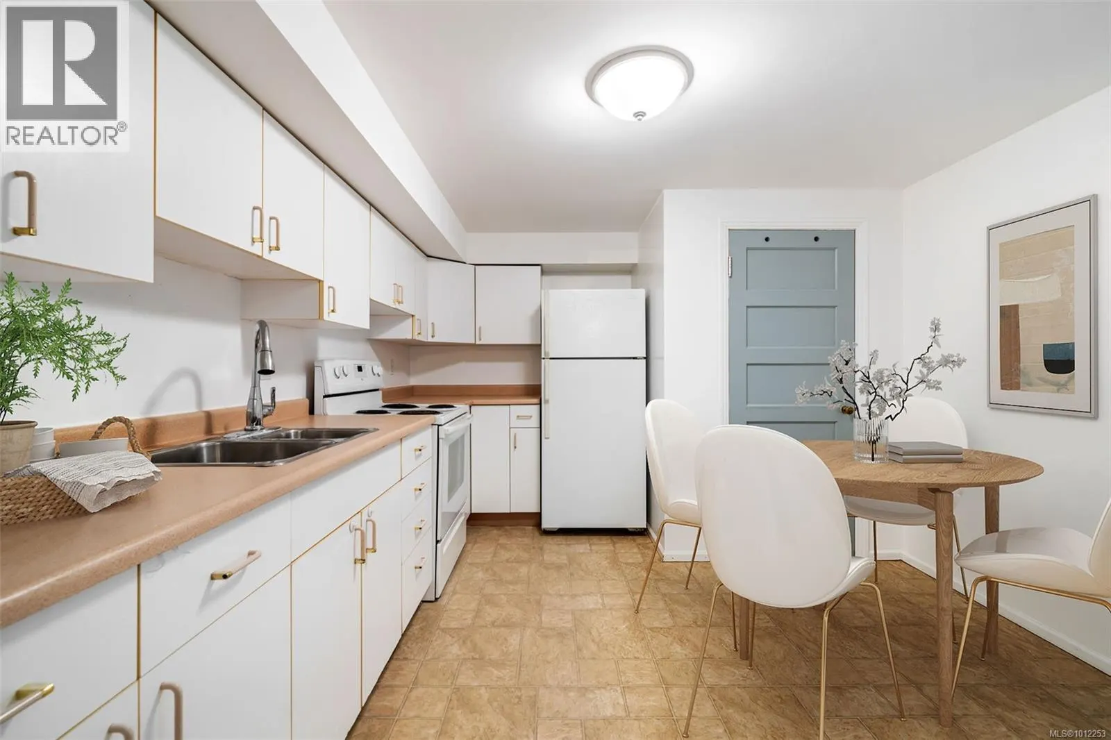 215 Suzanne Pl