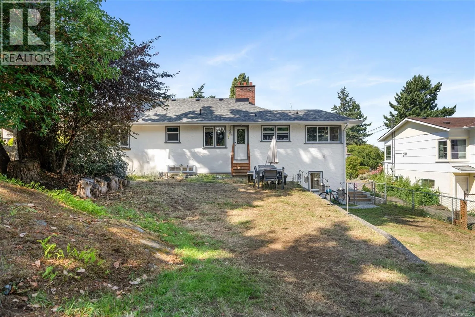 215 Suzanne Pl