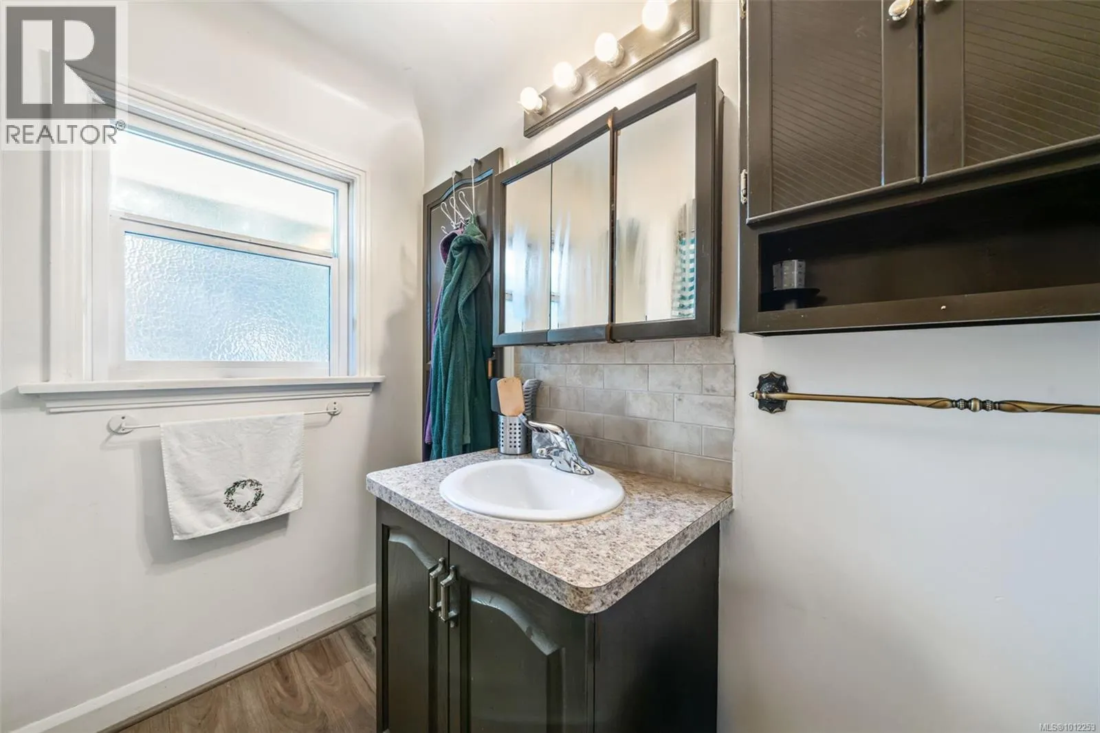 215 Suzanne Pl