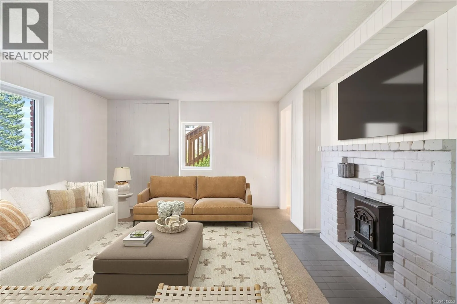 215 Suzanne Pl