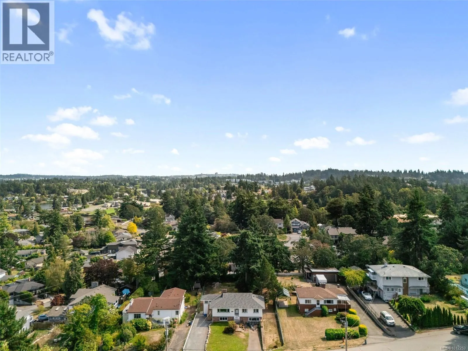215 Suzanne Pl