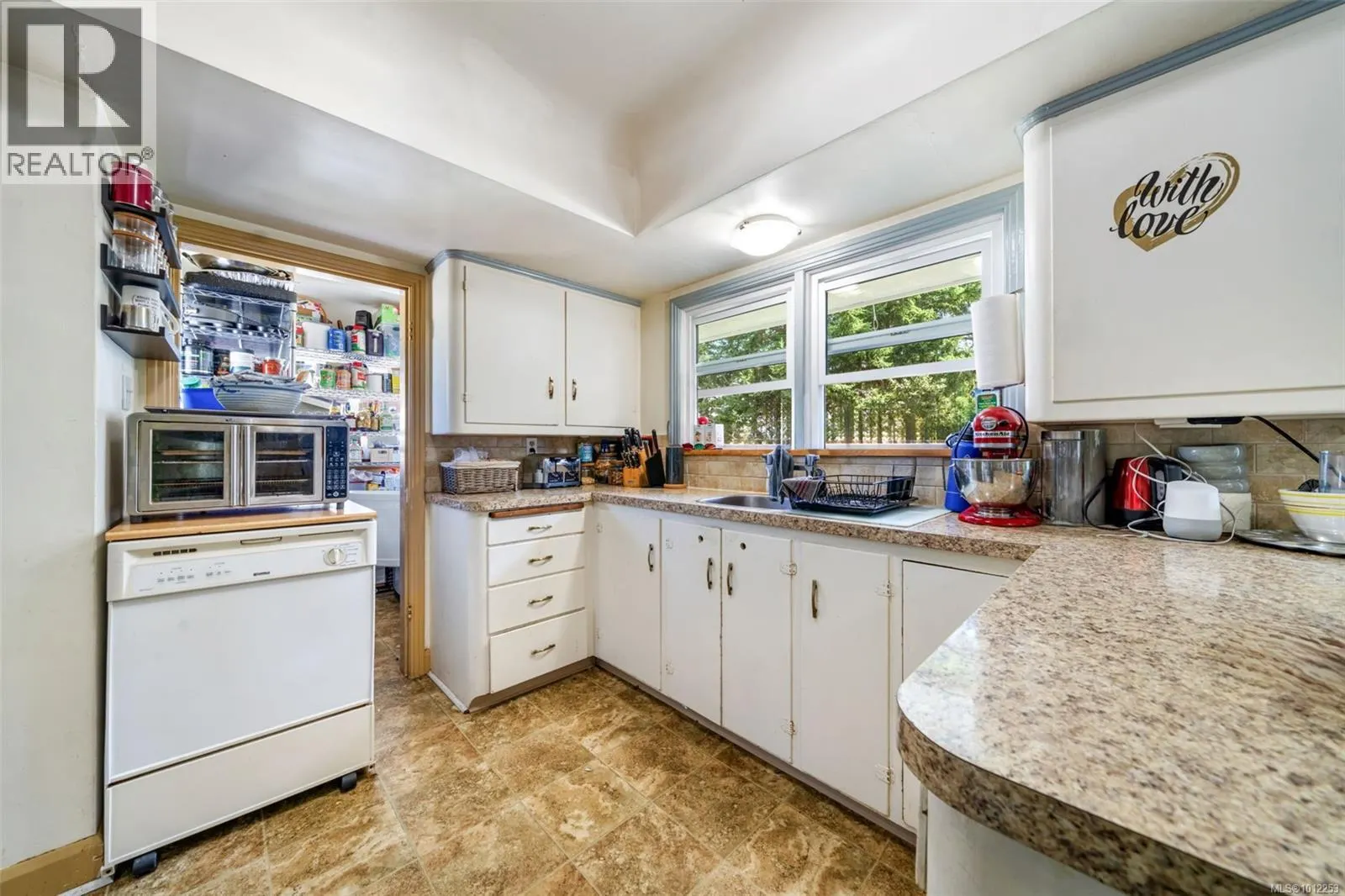 215 Suzanne Pl