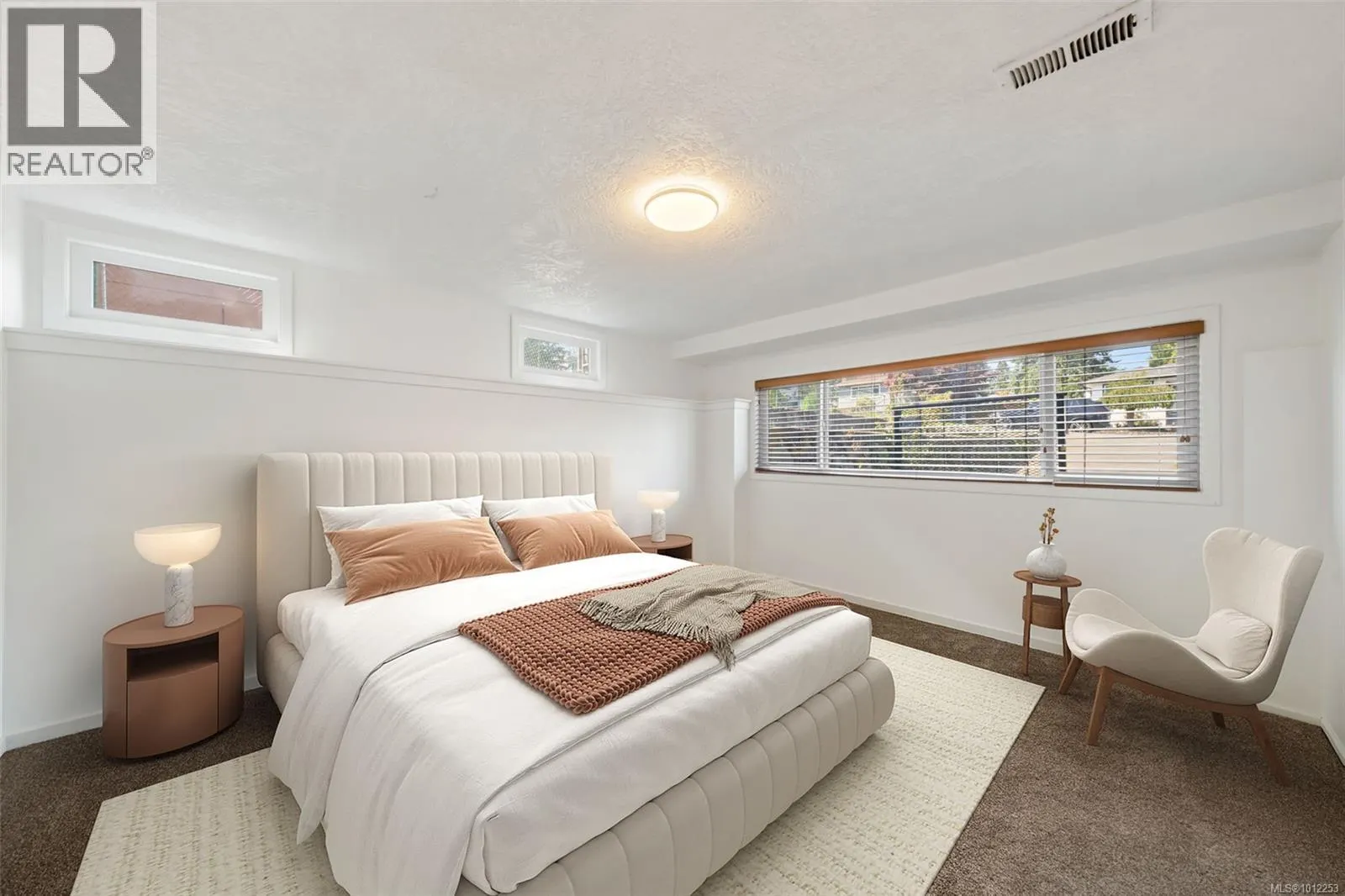 215 Suzanne Pl