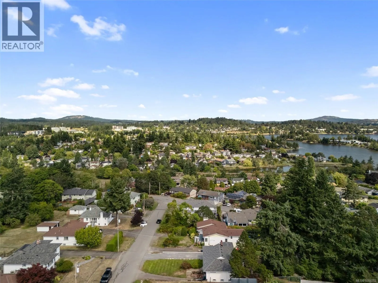 215 Suzanne Pl
