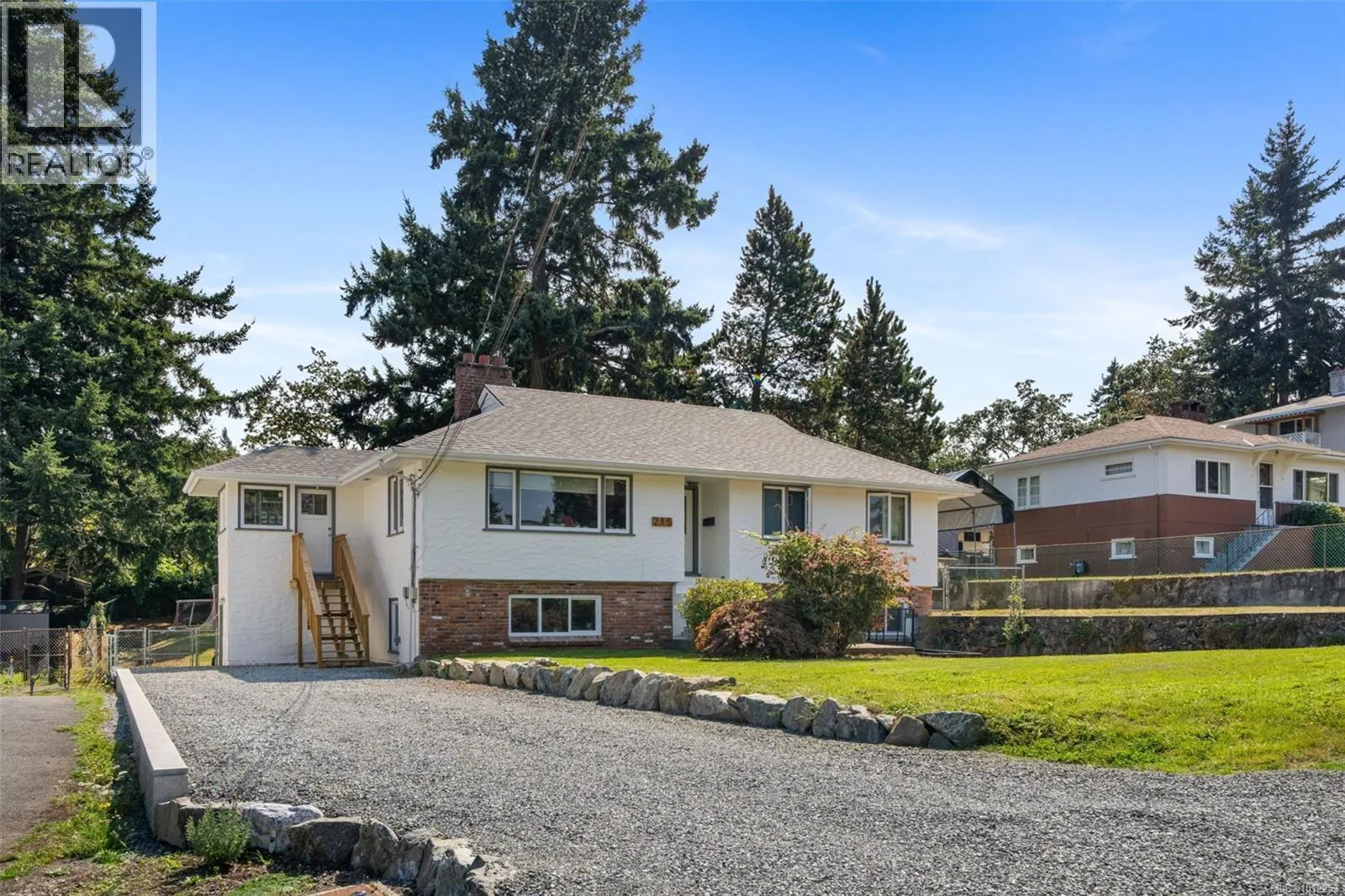 215 Suzanne Pl