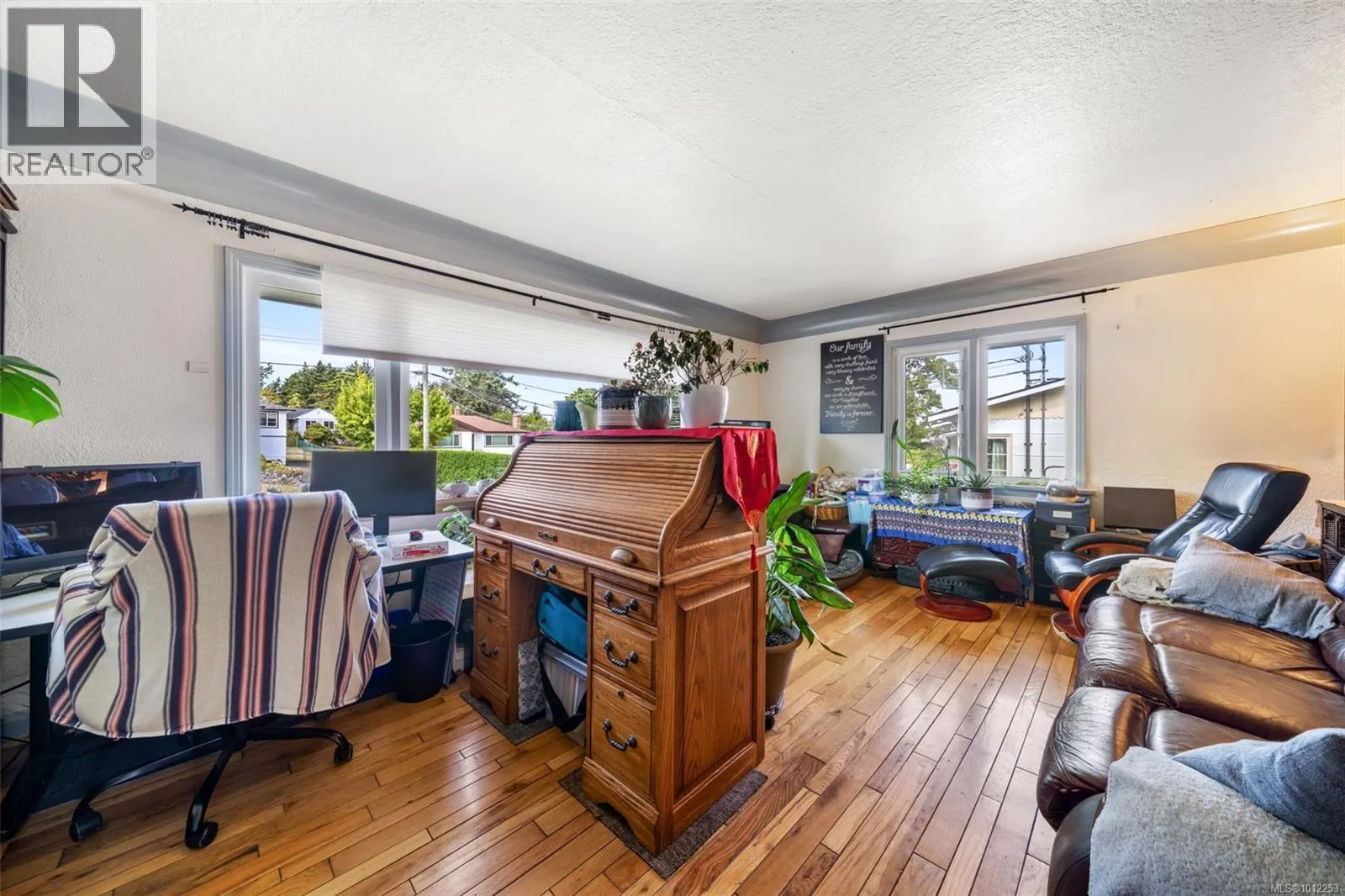 215 Suzanne Pl