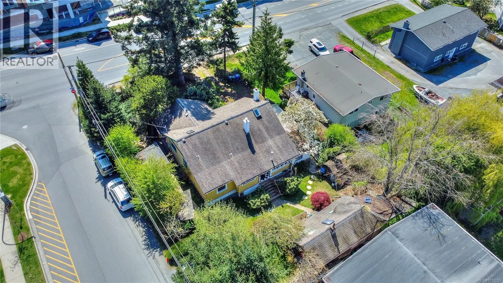 660 Third St