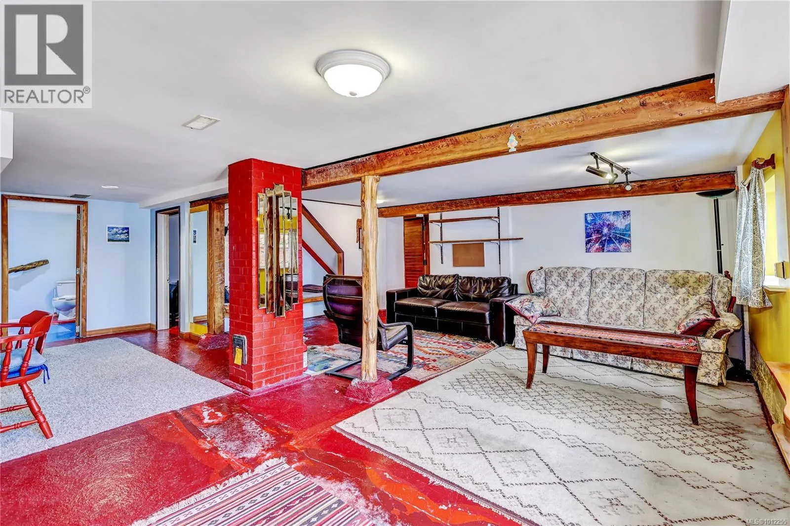 660 Third St