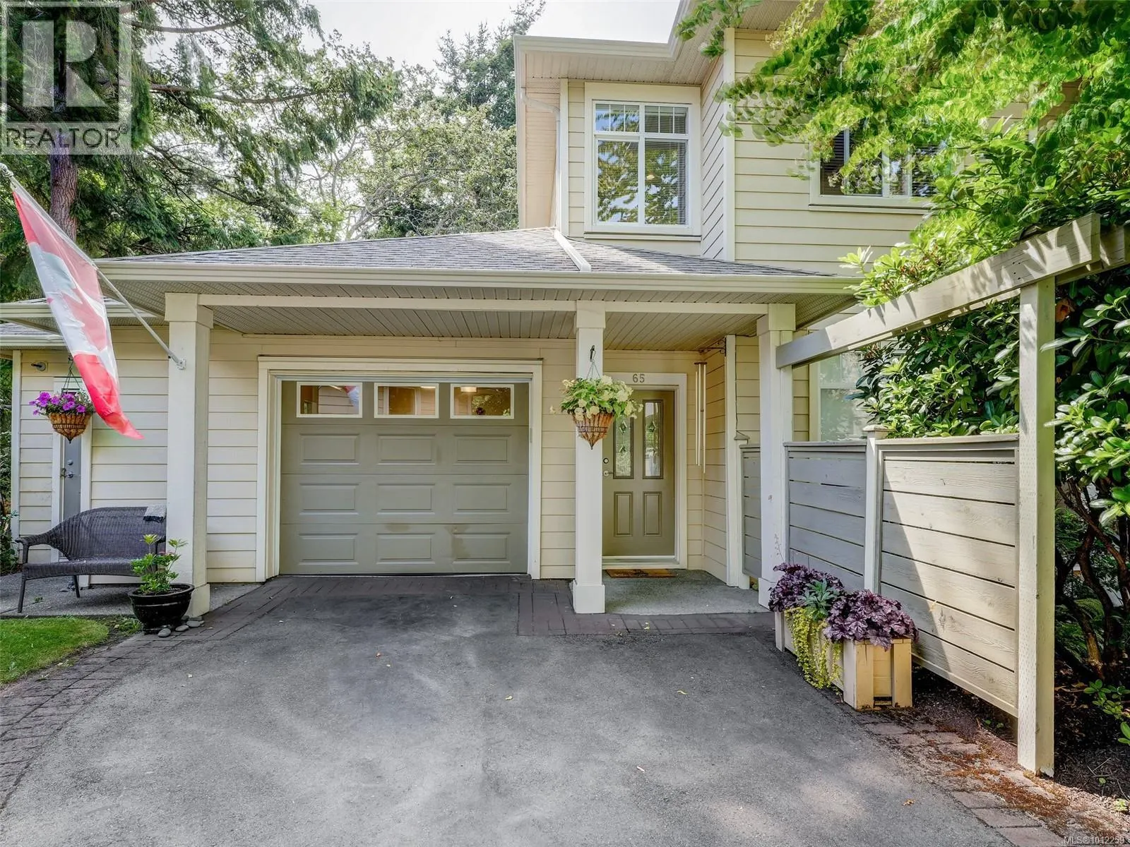 65 850 Parklands Dr