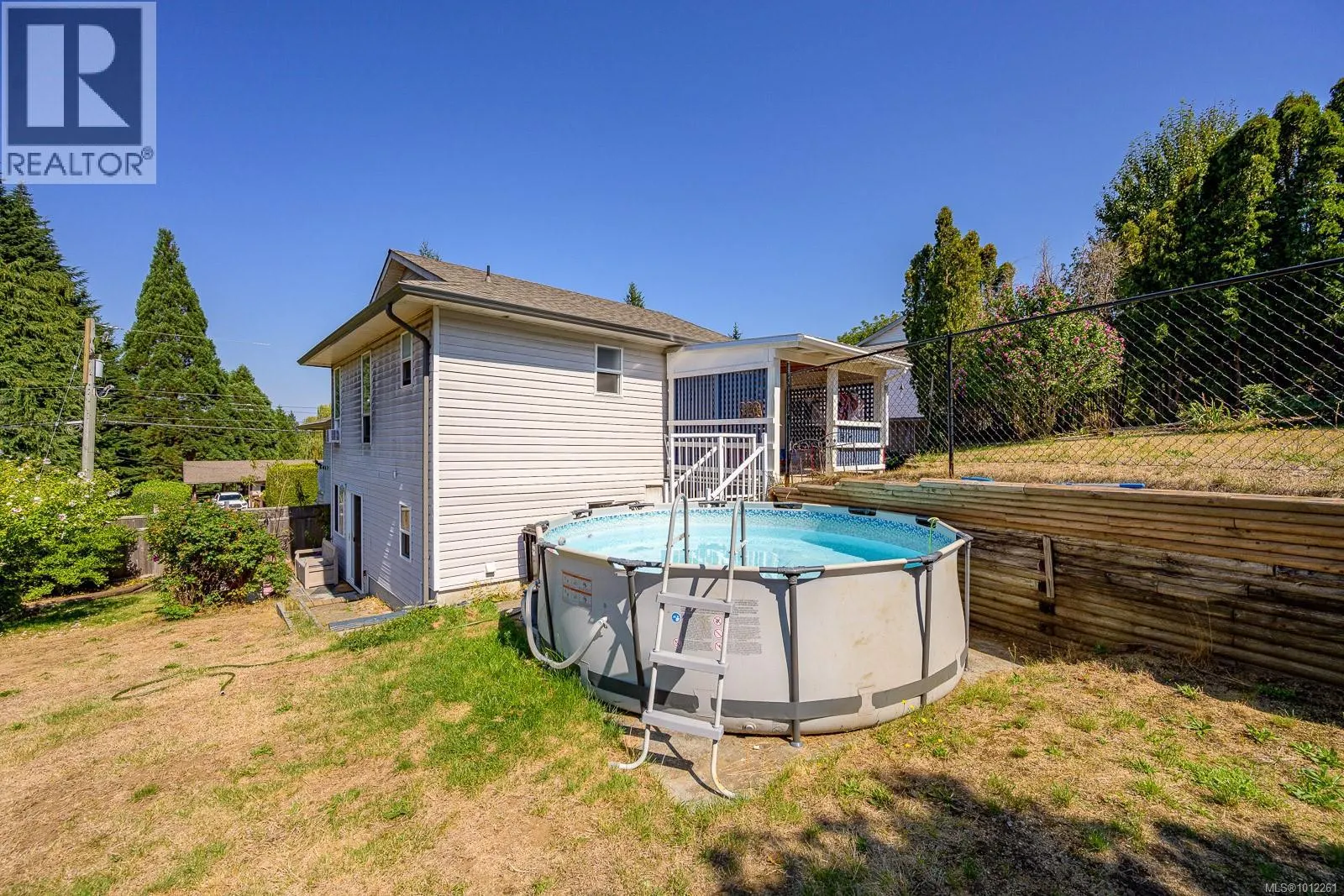 825 Pinecrest Rd