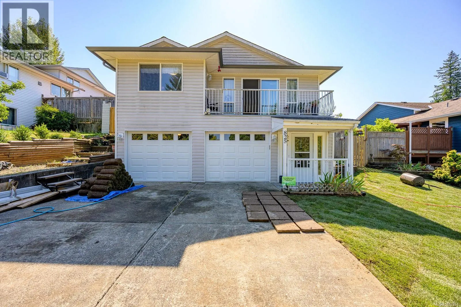 825 Pinecrest Rd