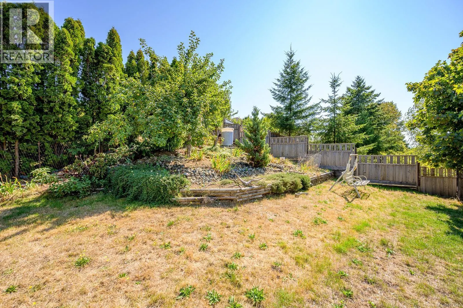 825 Pinecrest Rd
