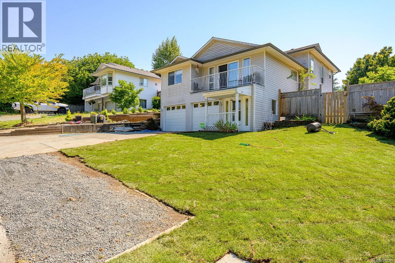 825 Pinecrest Rd