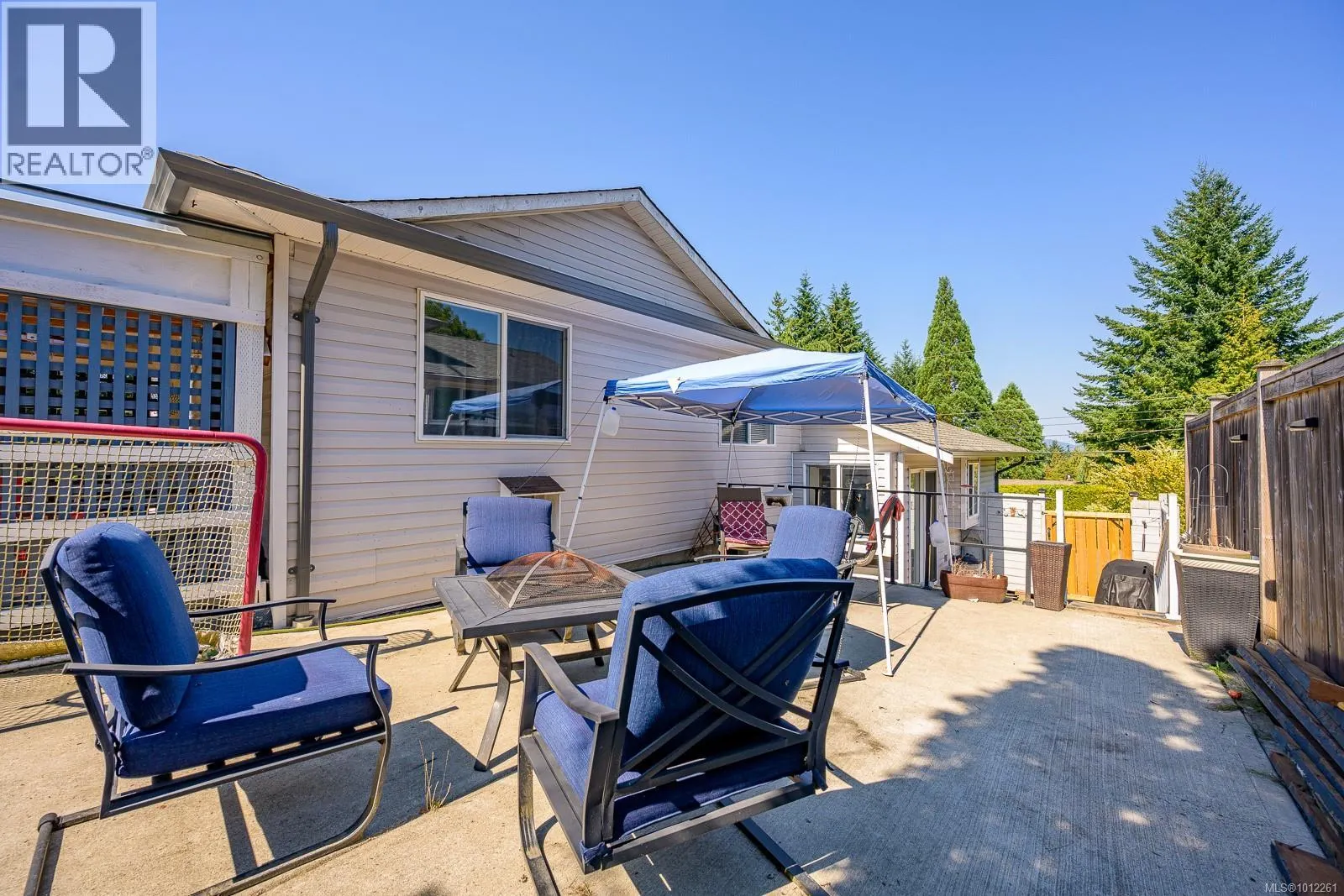 825 Pinecrest Rd