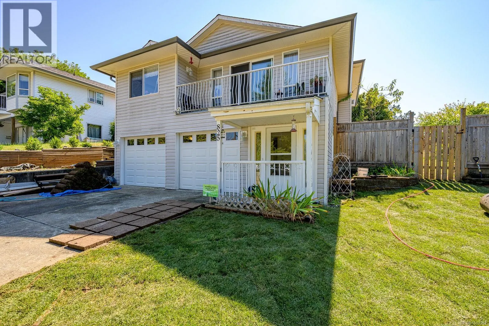 825 Pinecrest Rd