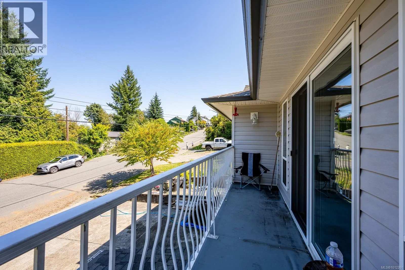 825 Pinecrest Rd