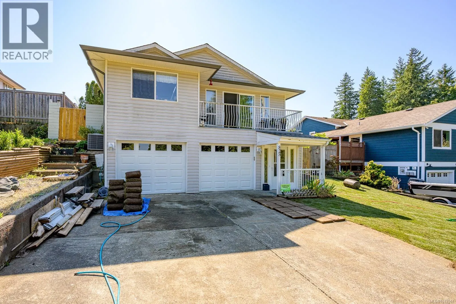 825 Pinecrest Rd
