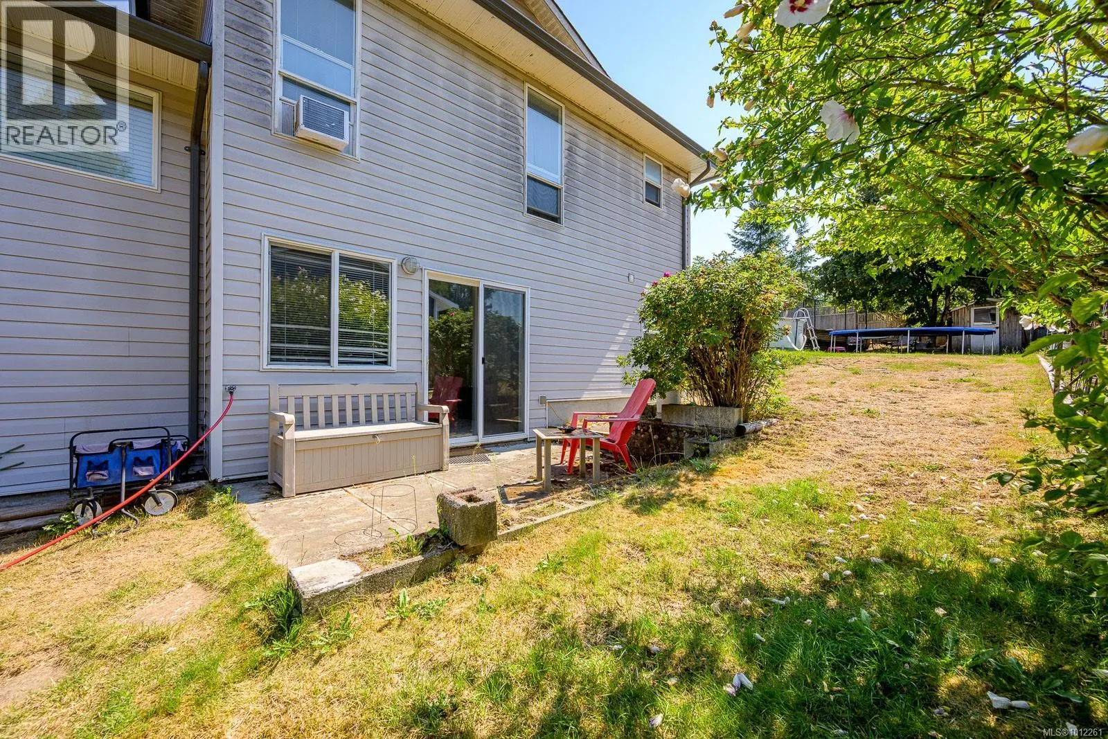 825 Pinecrest Rd