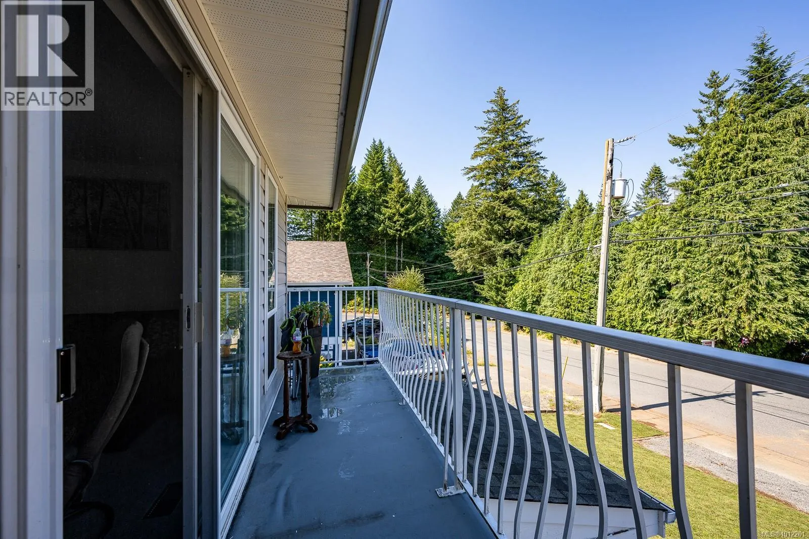 825 Pinecrest Rd