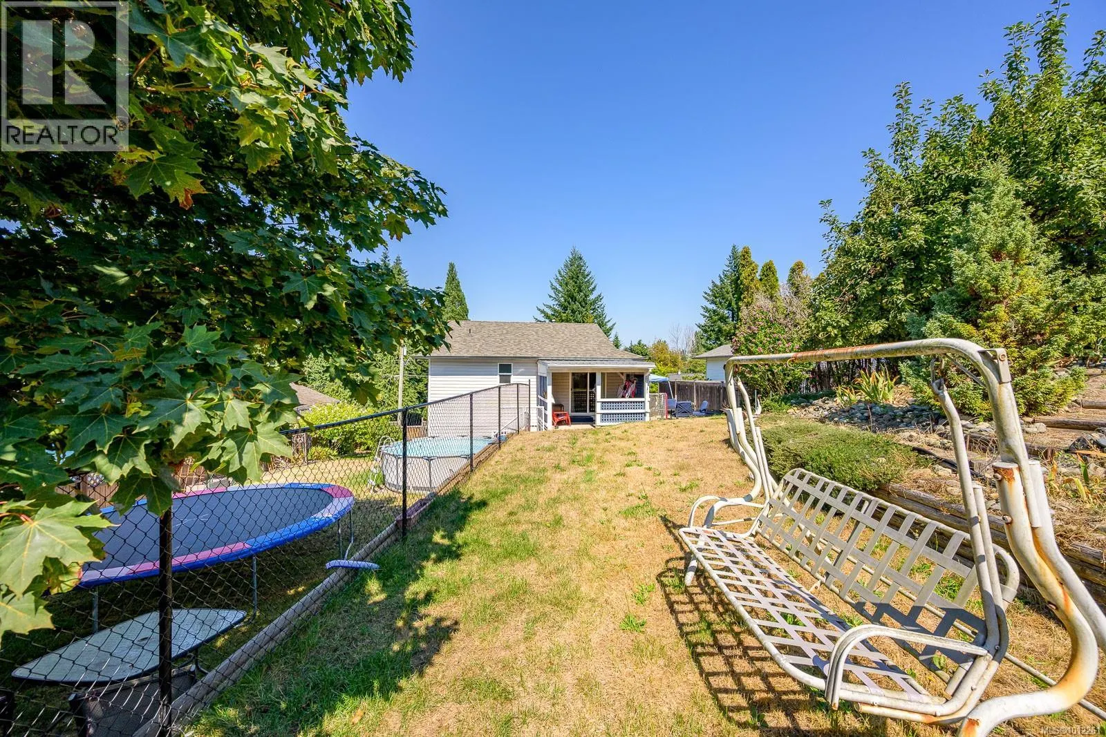 825 Pinecrest Rd