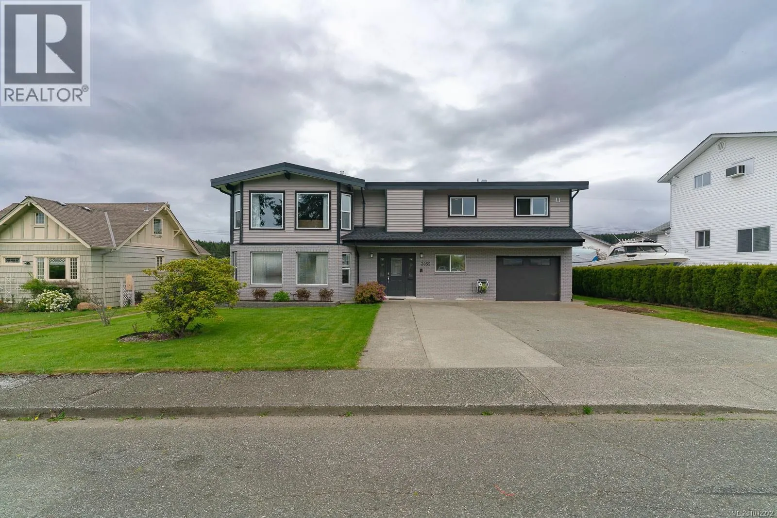 3055 9th Ave