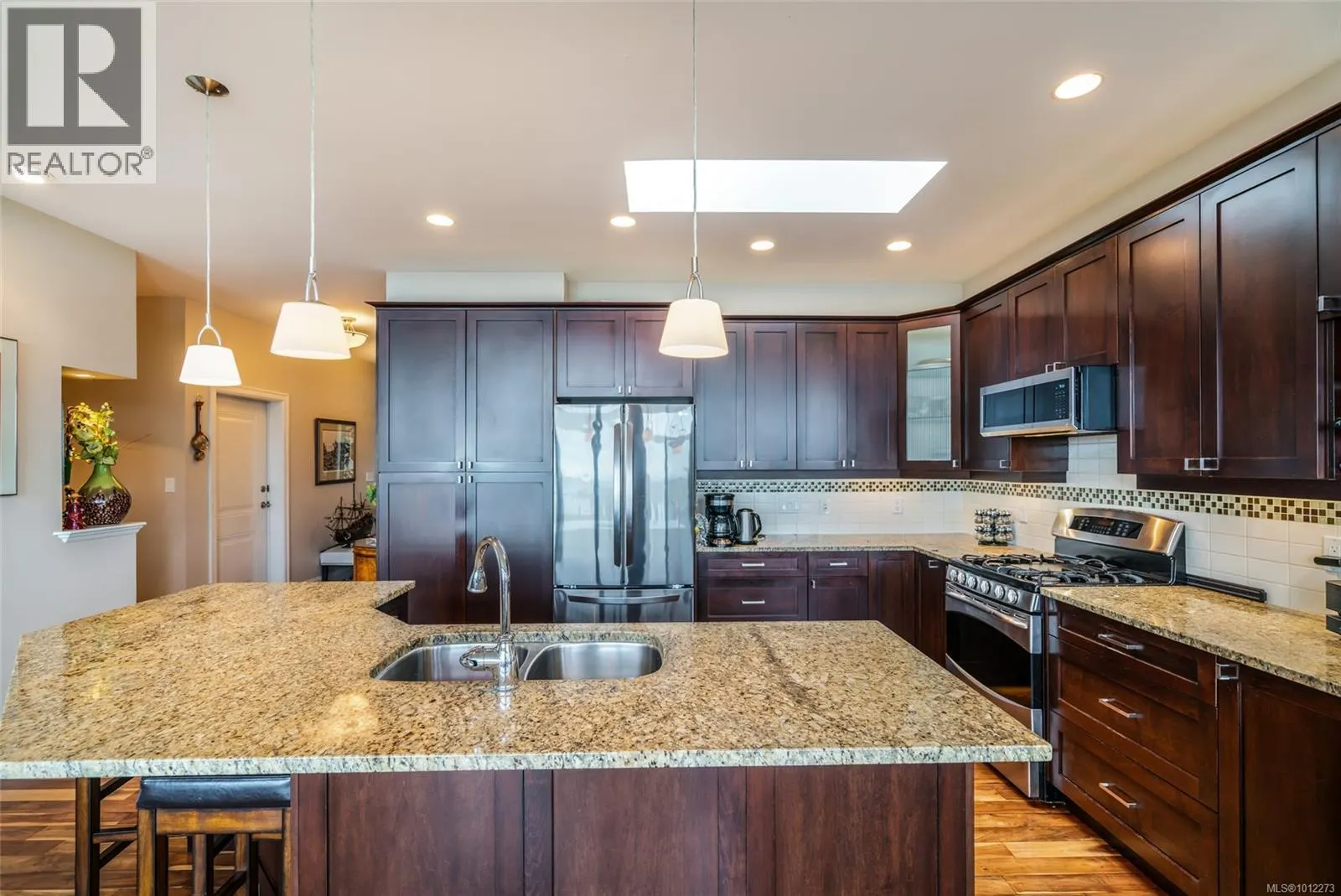 3 626 Farrell Rd