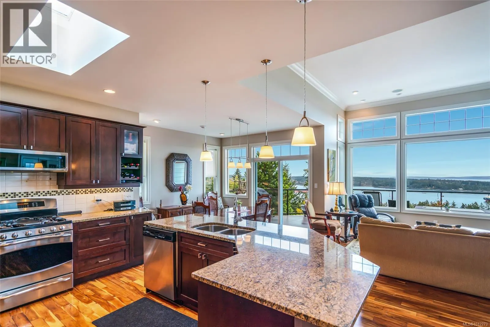3 626 Farrell Rd