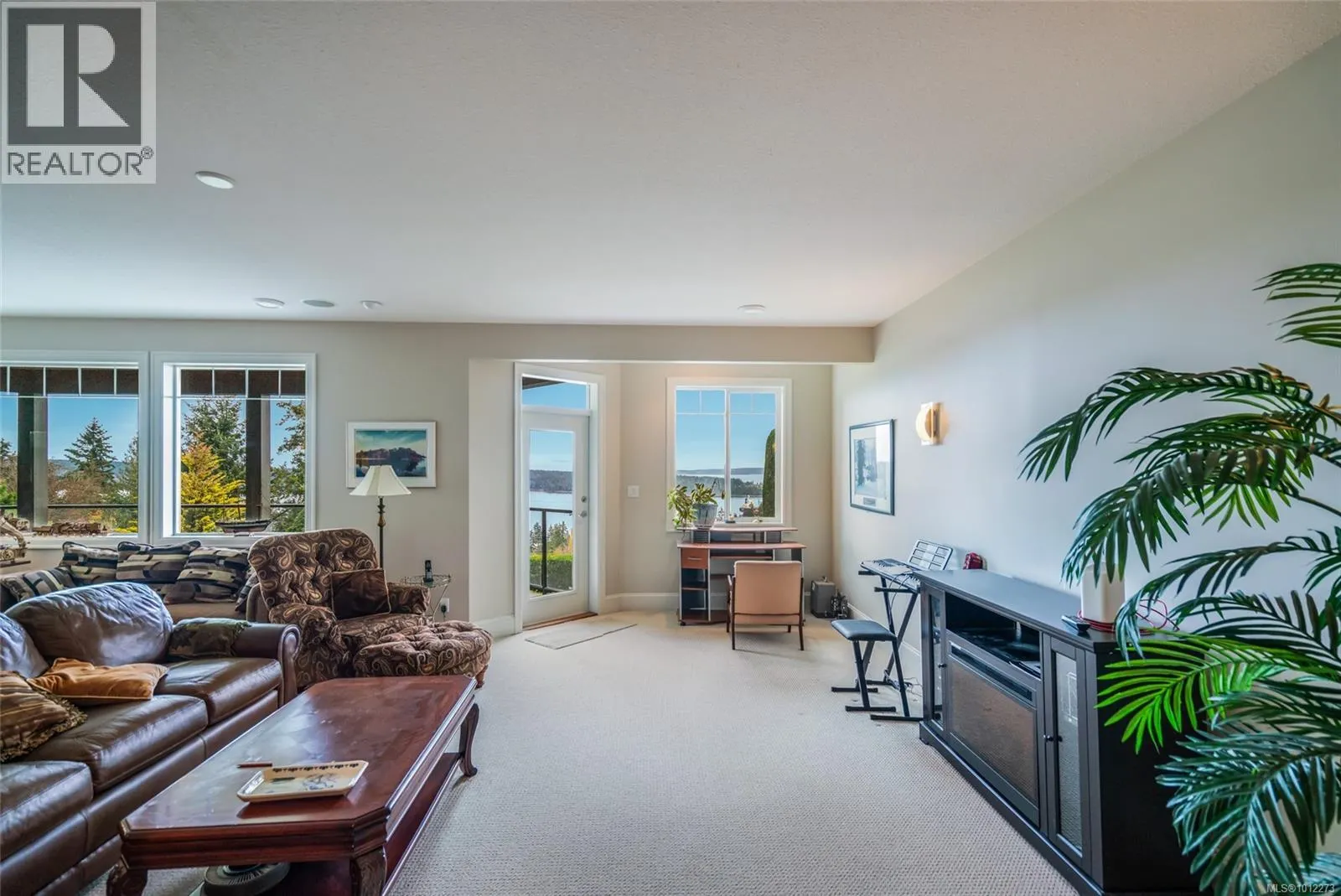 3 626 Farrell Rd
