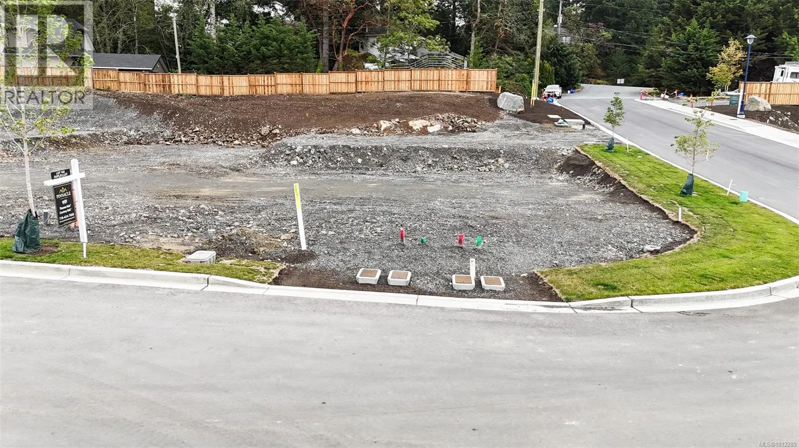 668/666 Madrona Ridge
