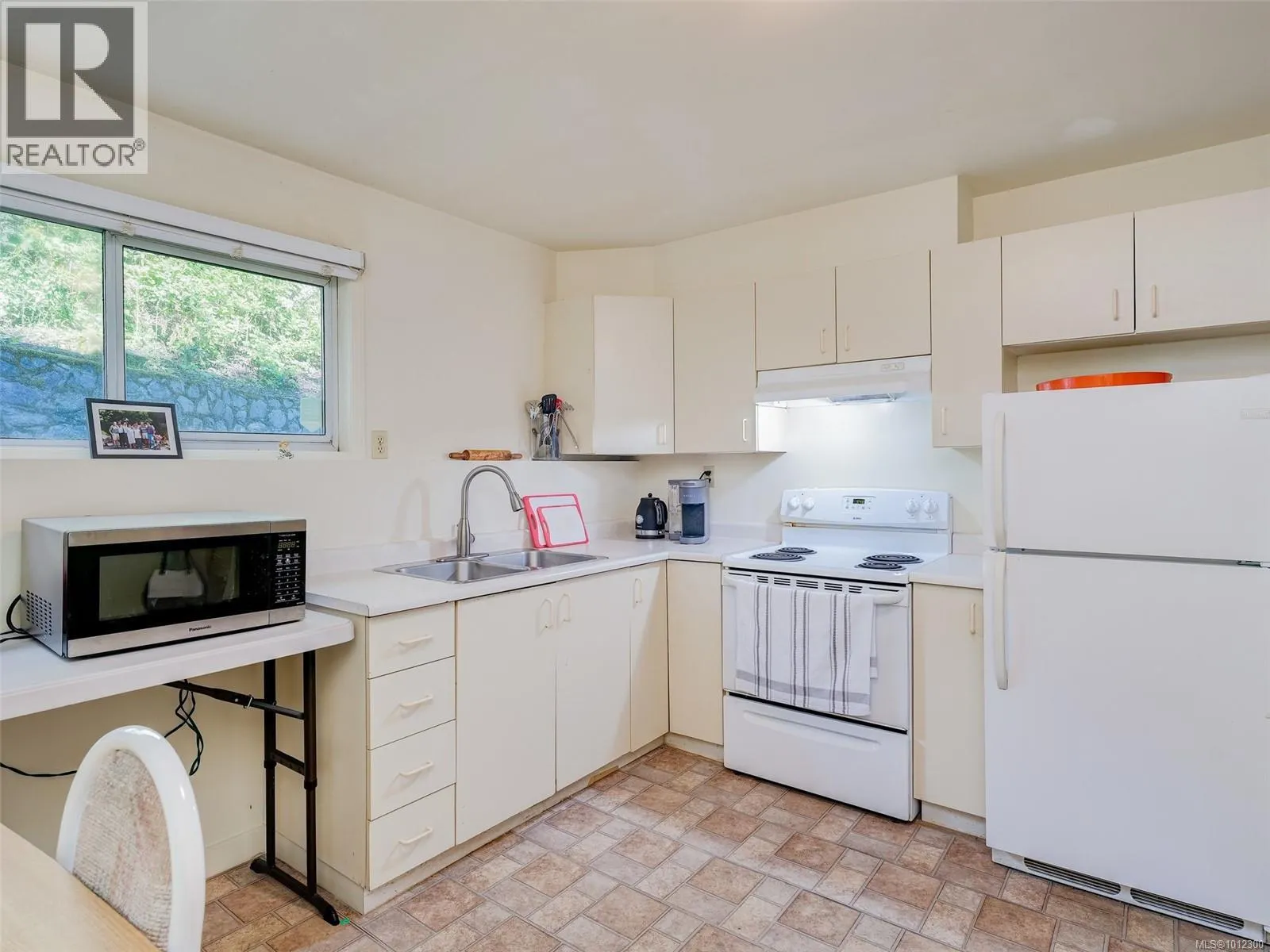 6608 Rey Rd