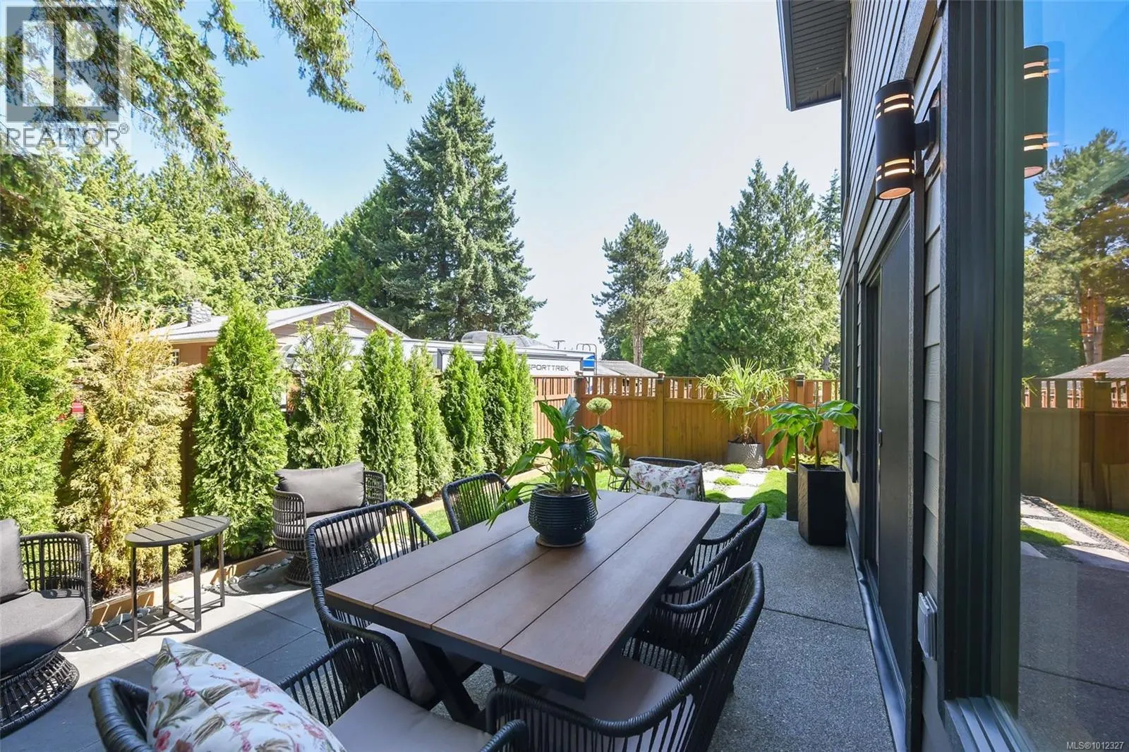 2 468 Anderton Rd