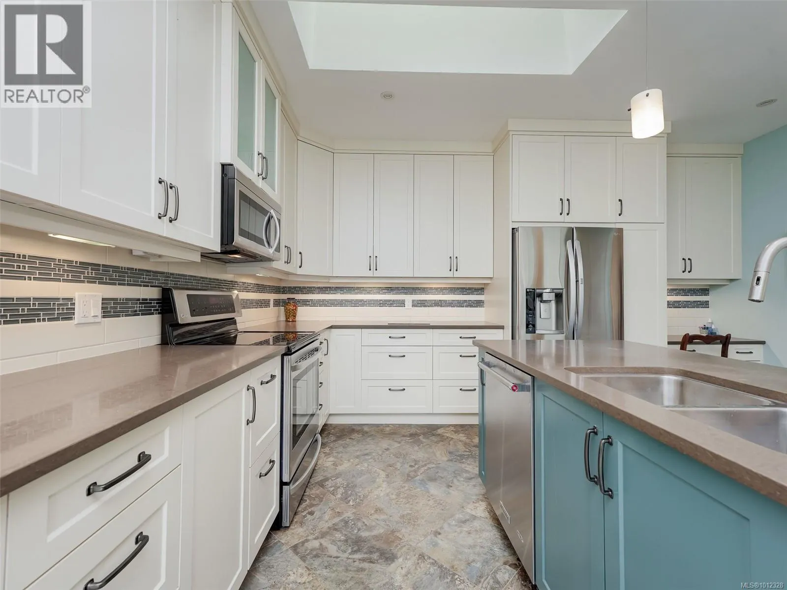 44 4318 Emily Carr Dr