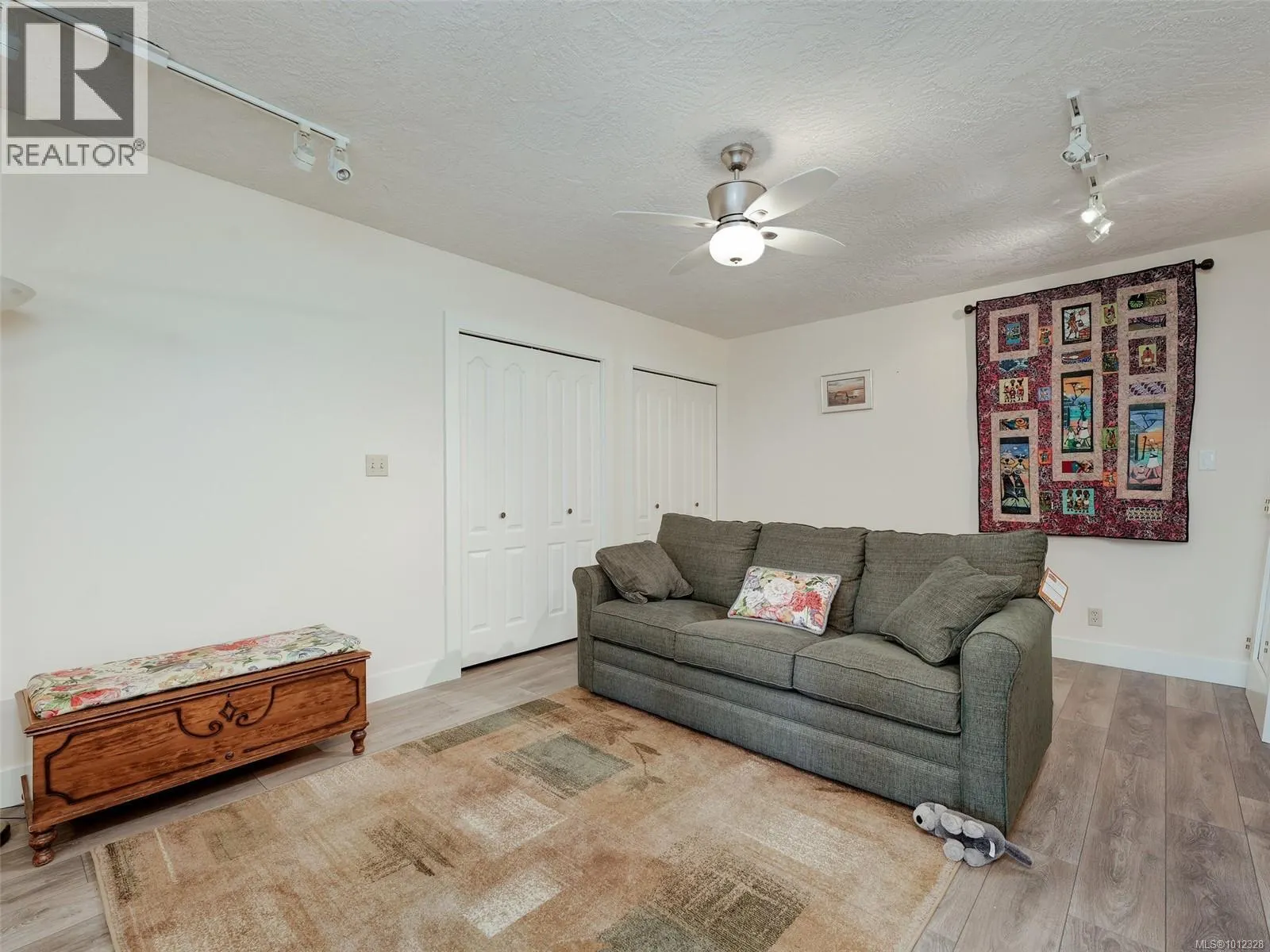 44 4318 Emily Carr Dr