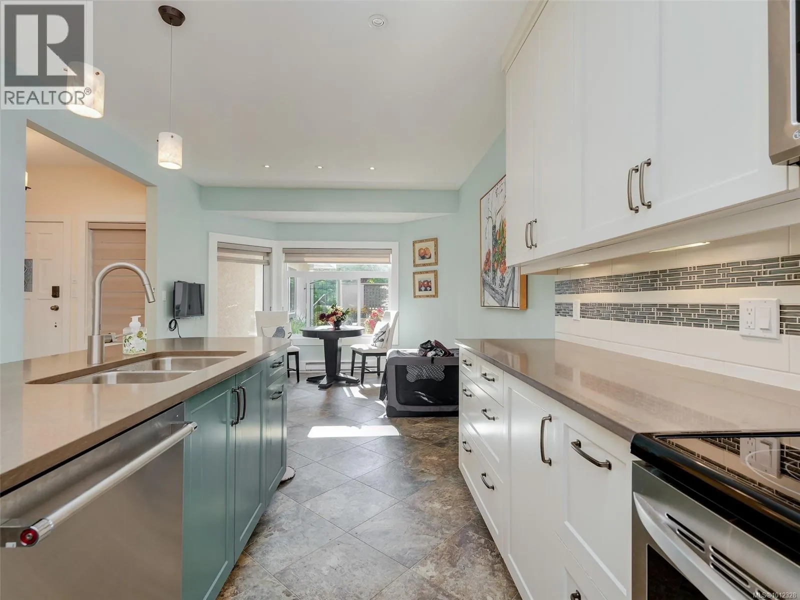 44 4318 Emily Carr Dr