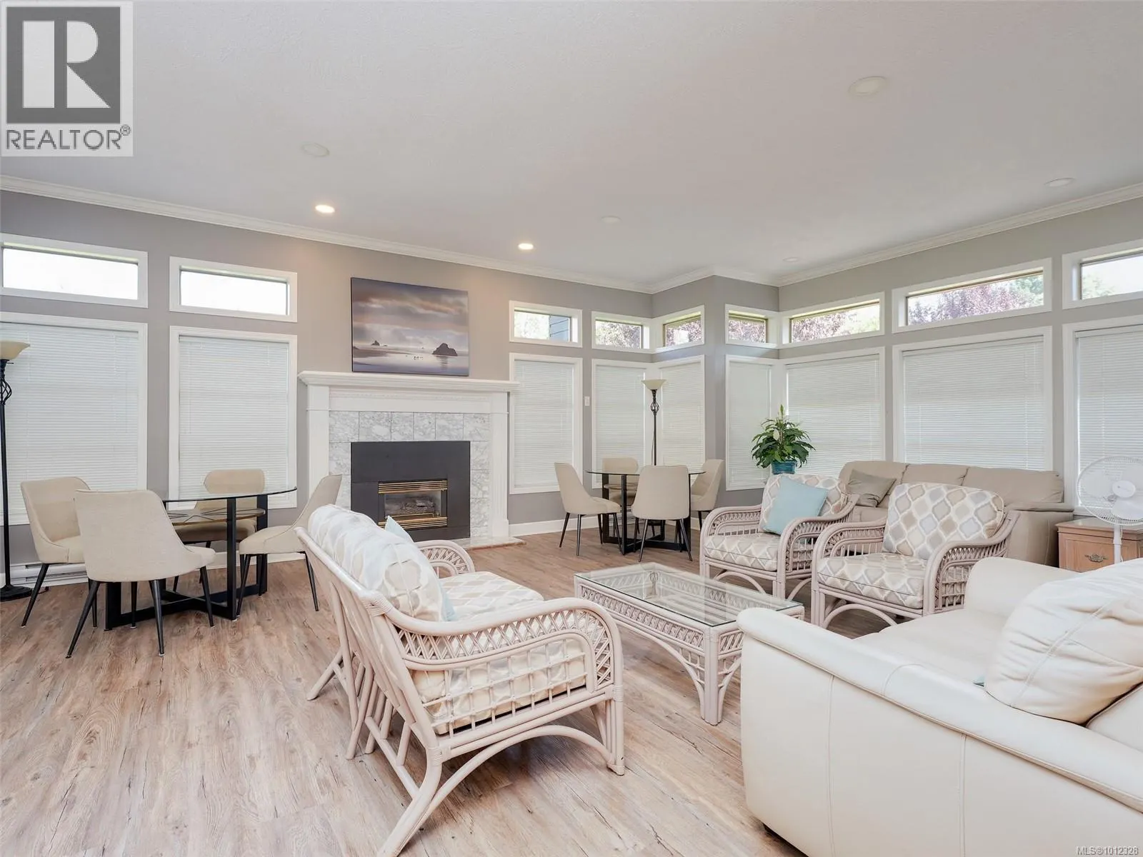 44 4318 Emily Carr Dr