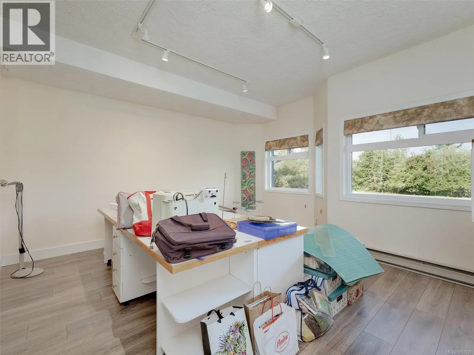 44 4318 Emily Carr Dr